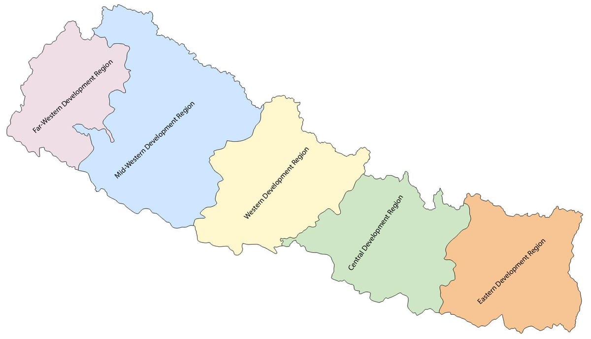 carte du népal avec cinq de développement de la région