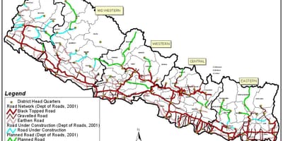 Carte de la route du népal avec les districts